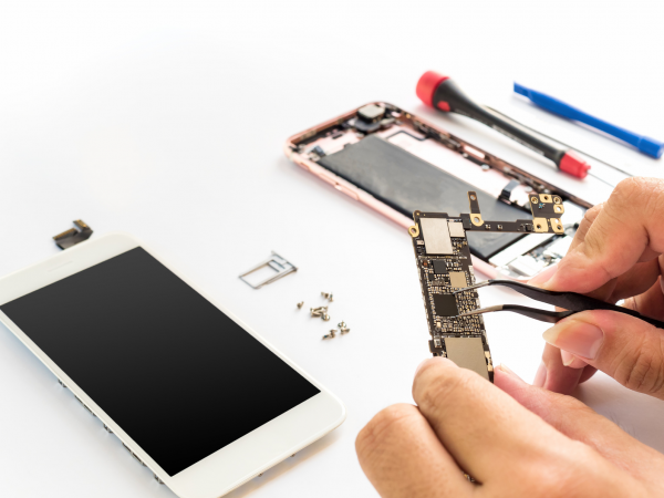 7 Must-Have Tools for Mobile Phone Repair - JAKEMY