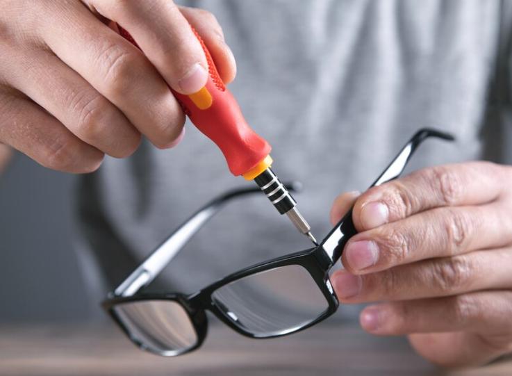 screwdriver for glasses